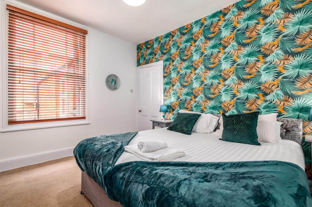 Spacious Contractor House For Large Groups - Private Parking Northampton Exterior foto